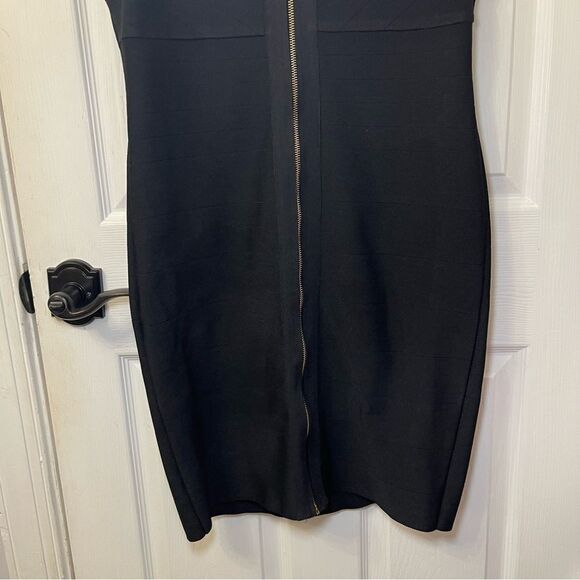 Elegant Black Sleeveless Dress w/Gold Zipper Detail - Picture 3 of 8